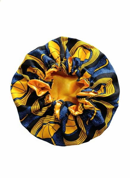 Bonnets en satin colorés