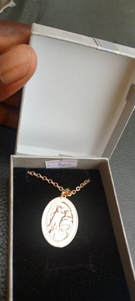 Collier pendentif religieux en or