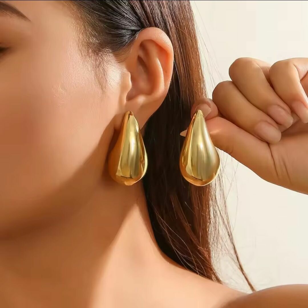 Boucles d'oreilles dorées élégantes