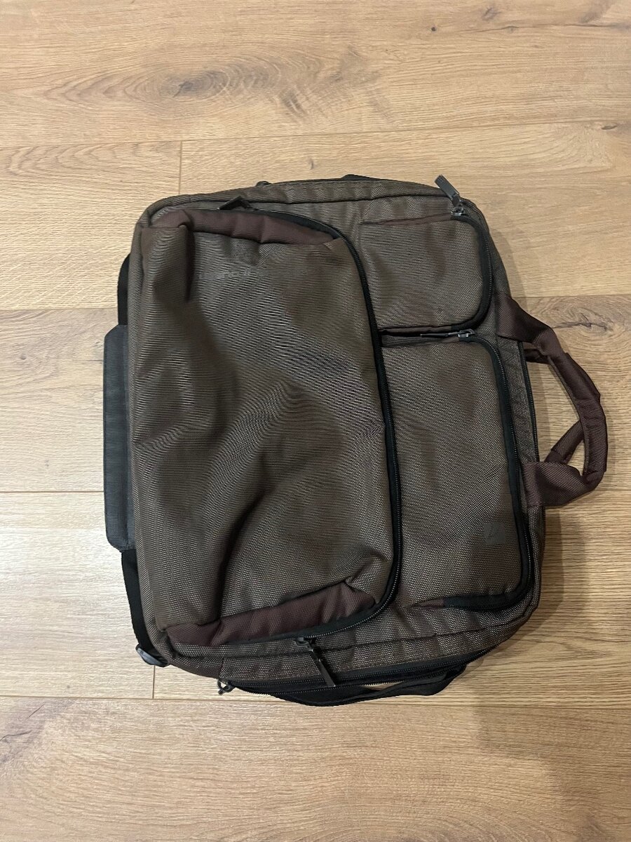 Рюкзак-сумка Tucano Largo Profilo