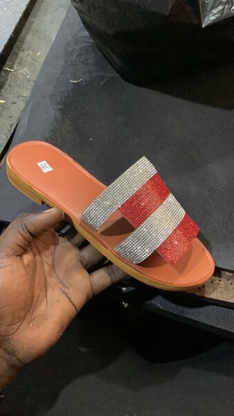 Sandales en strass étincelantes