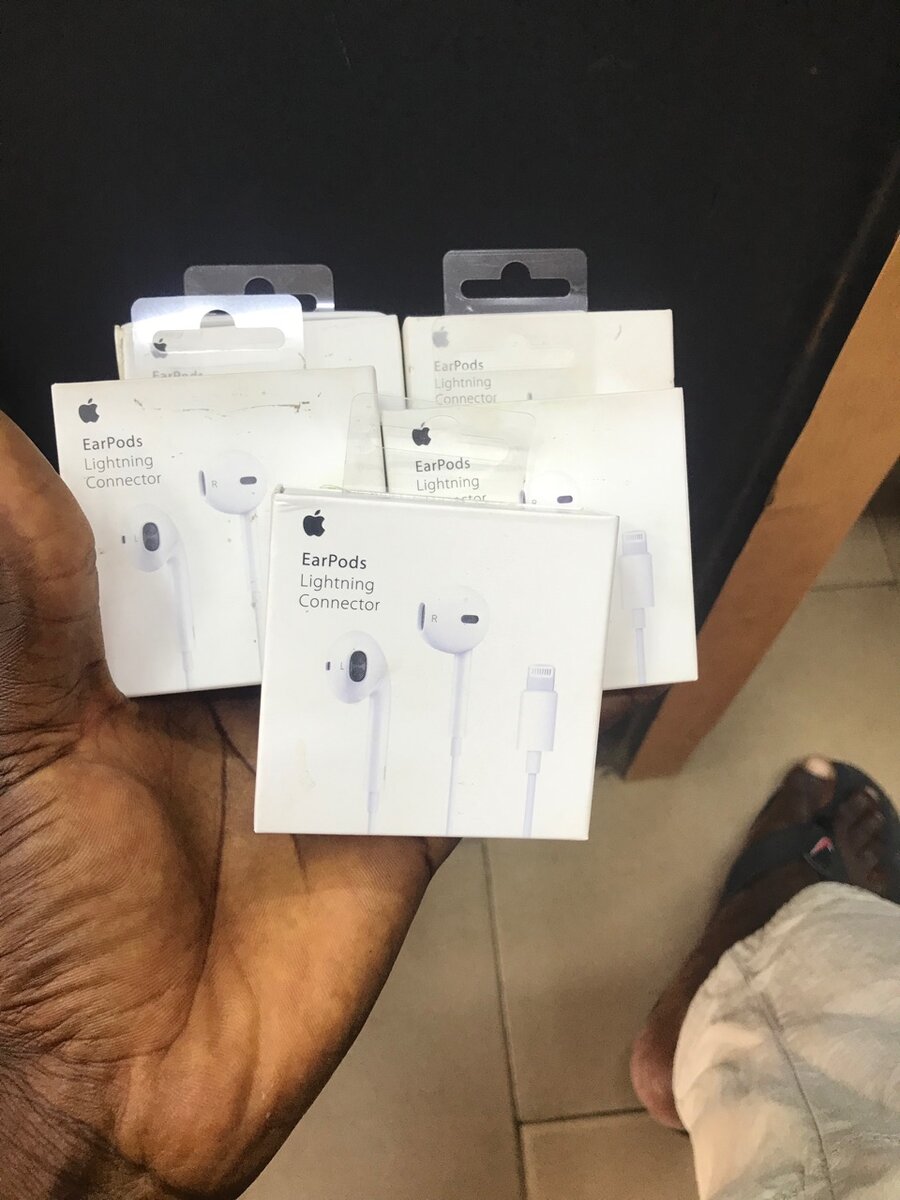 Apple earphone (hand free)