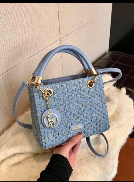 Sacs Chaussures Vêtements Produits Cosmétiques