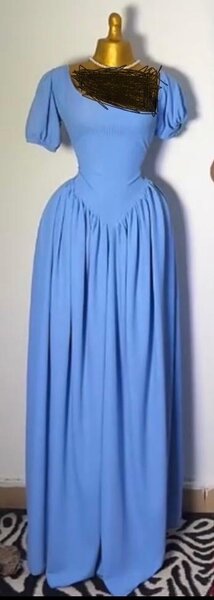 Robe longue bleue élégante