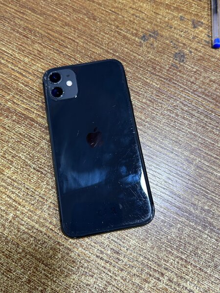 iPhone 11 noir 64 Go
