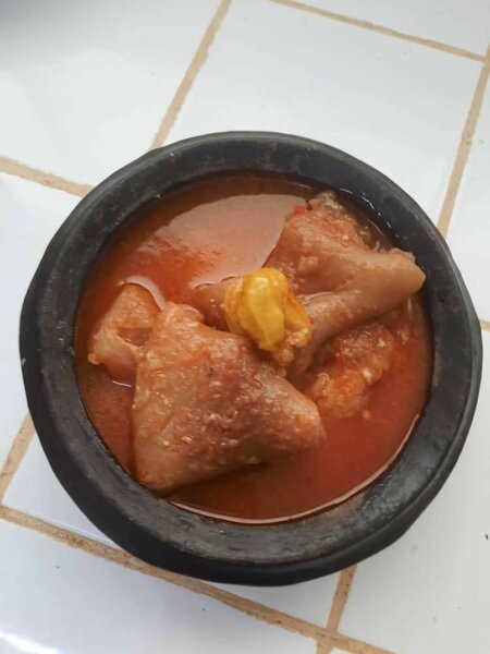 Soupe de pattes de bœuf épicé