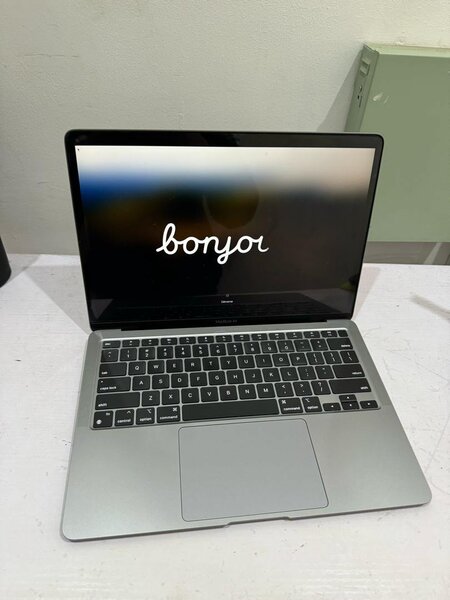 Apple MacBook Air M1