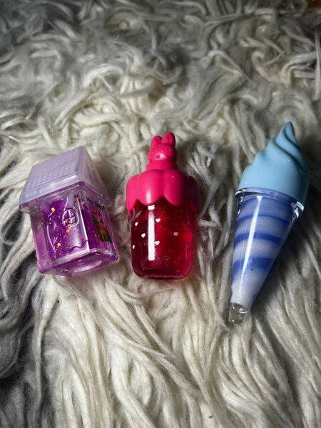 Ensemble de brillants à lèvres colorés