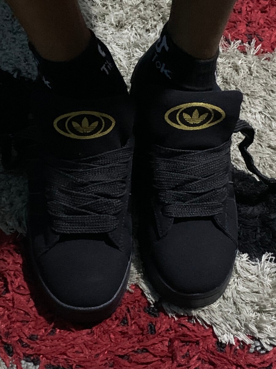 Baskets noires tendance