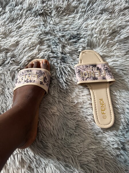 Sandales de luxe Fendi