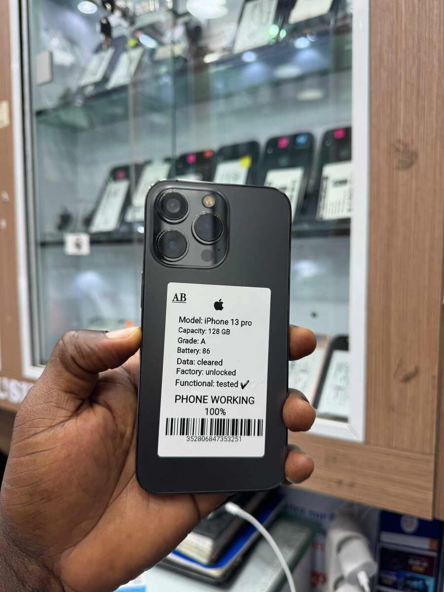 13 pro casi neuf colis 128Go