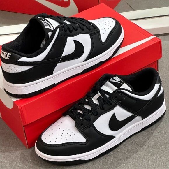 Nike black and whrite
