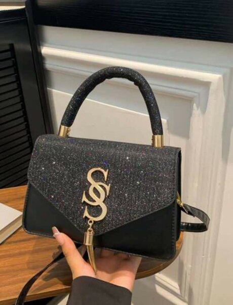 Simple and classy dressing bag