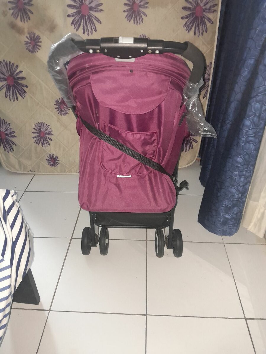 Poussette compacte bébé