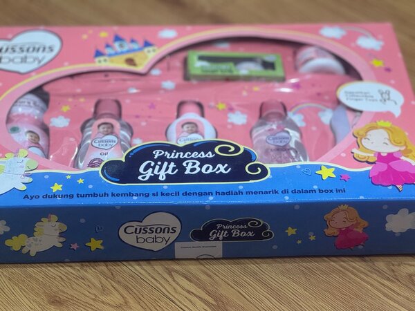 Cussons gift box