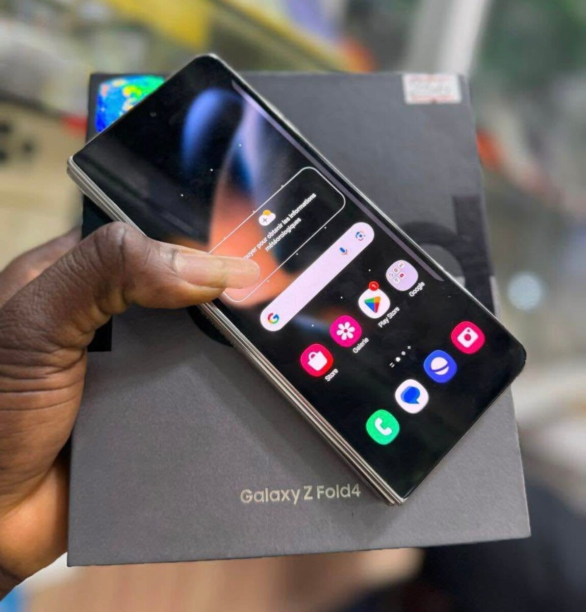 Galaxy Z Fold4 Smartphone