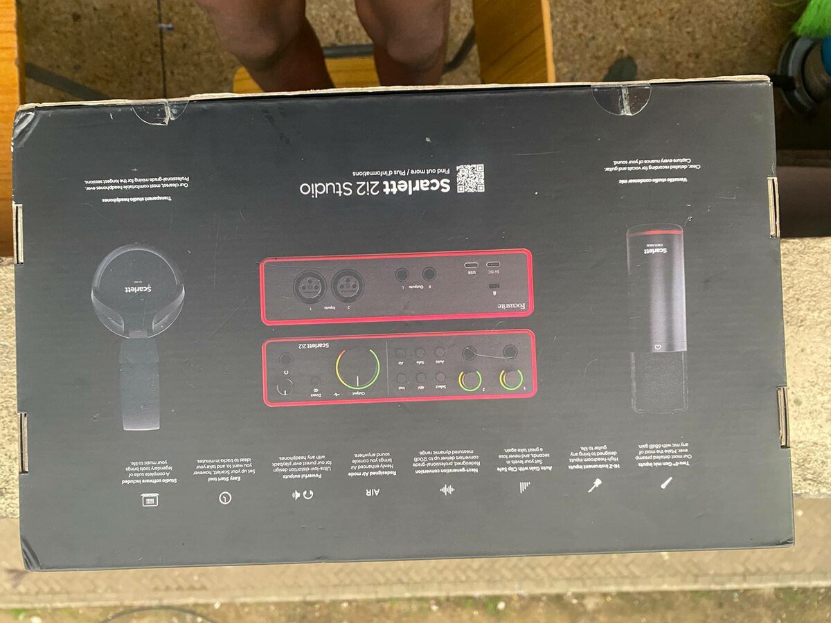 Focusrite scarlett 4th gen 2i2 studio bundle