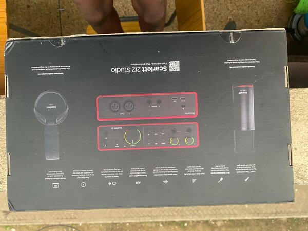 Focusrite scarlett 4th gen 2i2 studio bundle