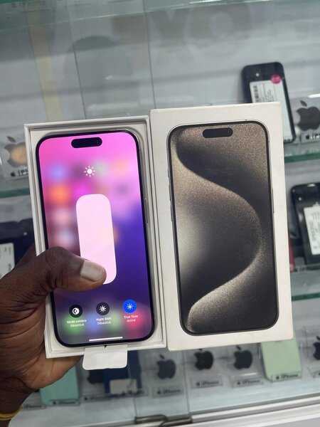 iPhone 15 pro 128go