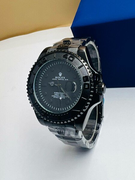 Montre de luxe disponible