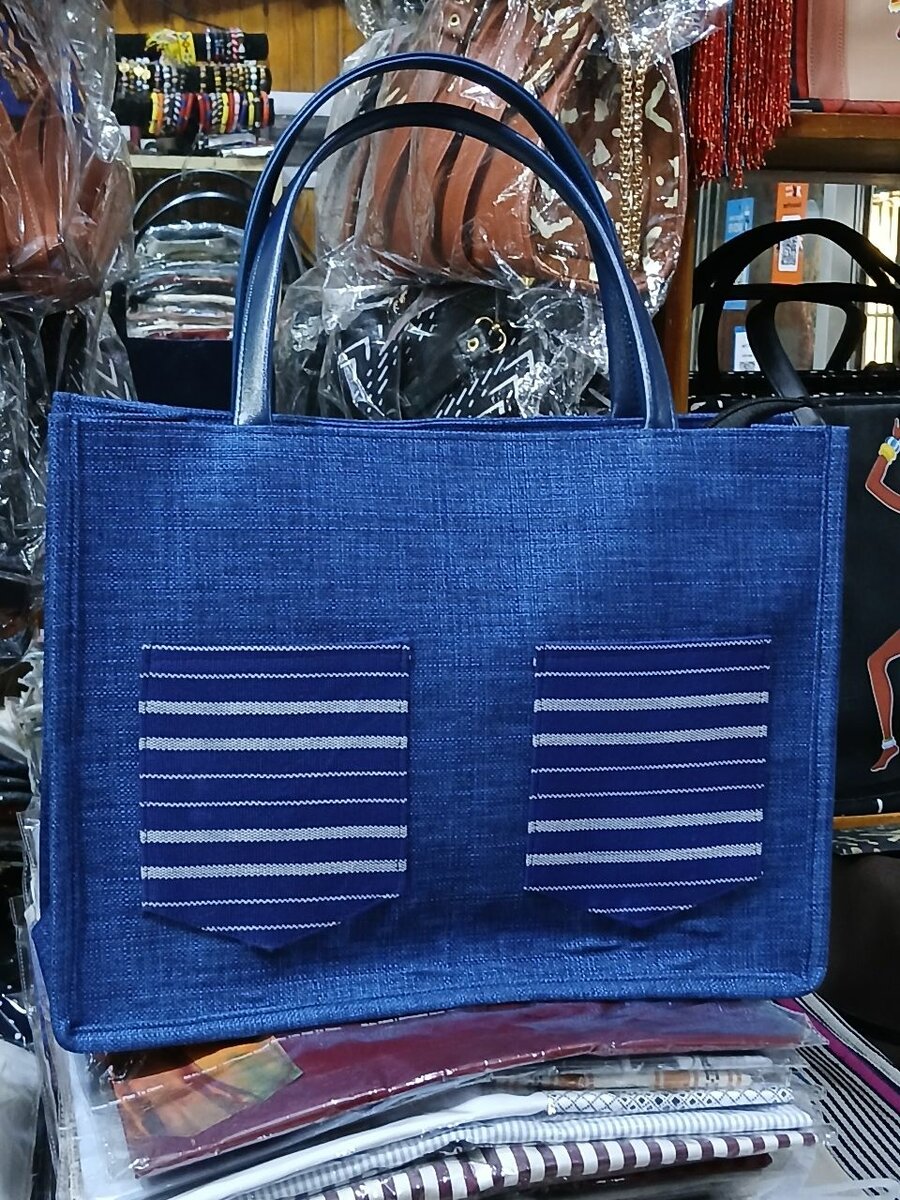 Grand sac à main élégant