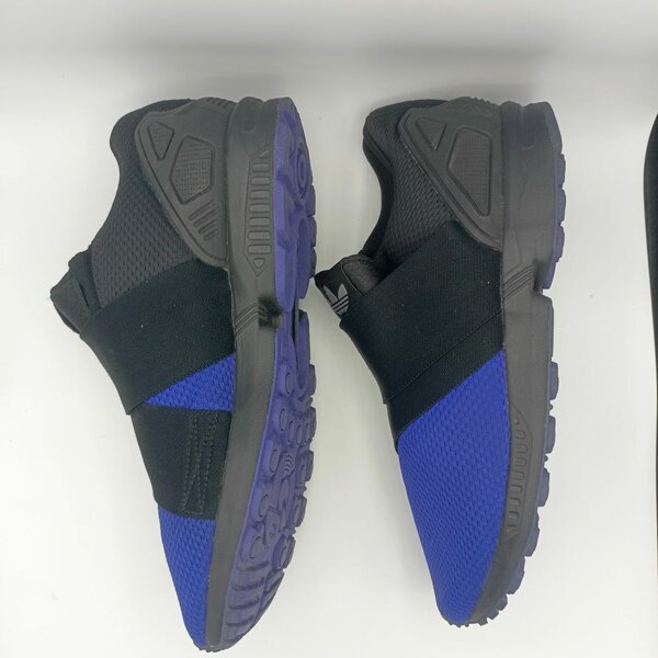 Sneakers noirs et bleus unisexes