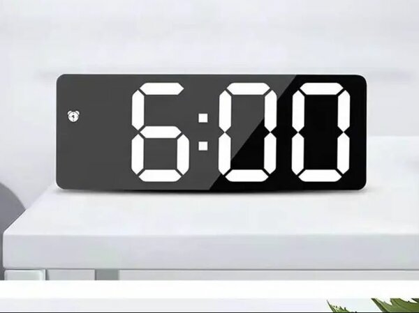 Horloge numérique LED miroir