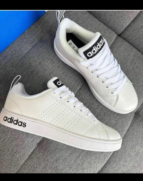 Sneakers blancs Adidas tendance
