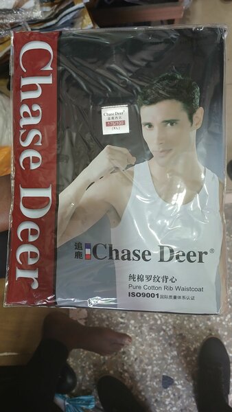 Chase Deer black singlet