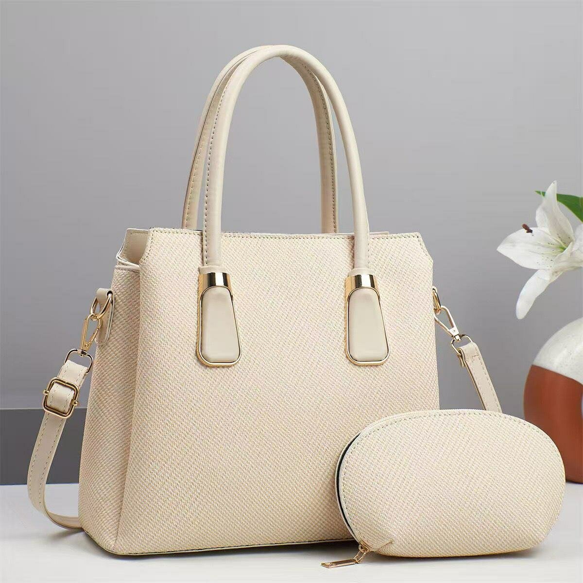 Sac à main élégant avec pochette