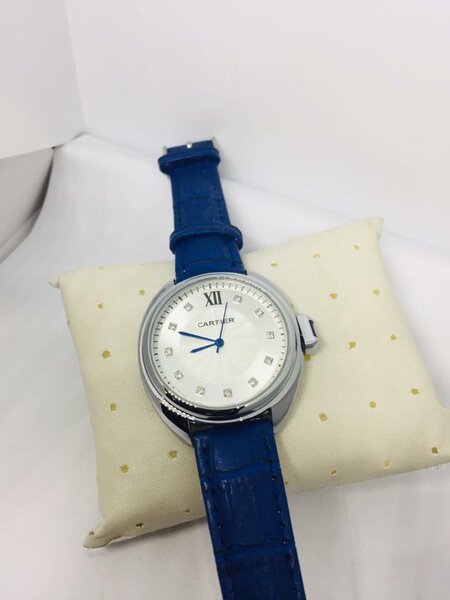 Montre-bracelet ronde Cartier, avec bracelet bleu