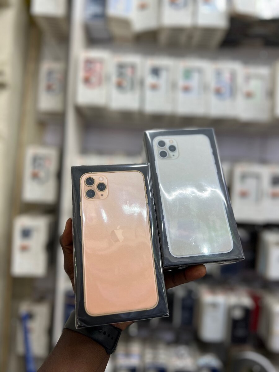 Brand new 11 pro max 256 gb available