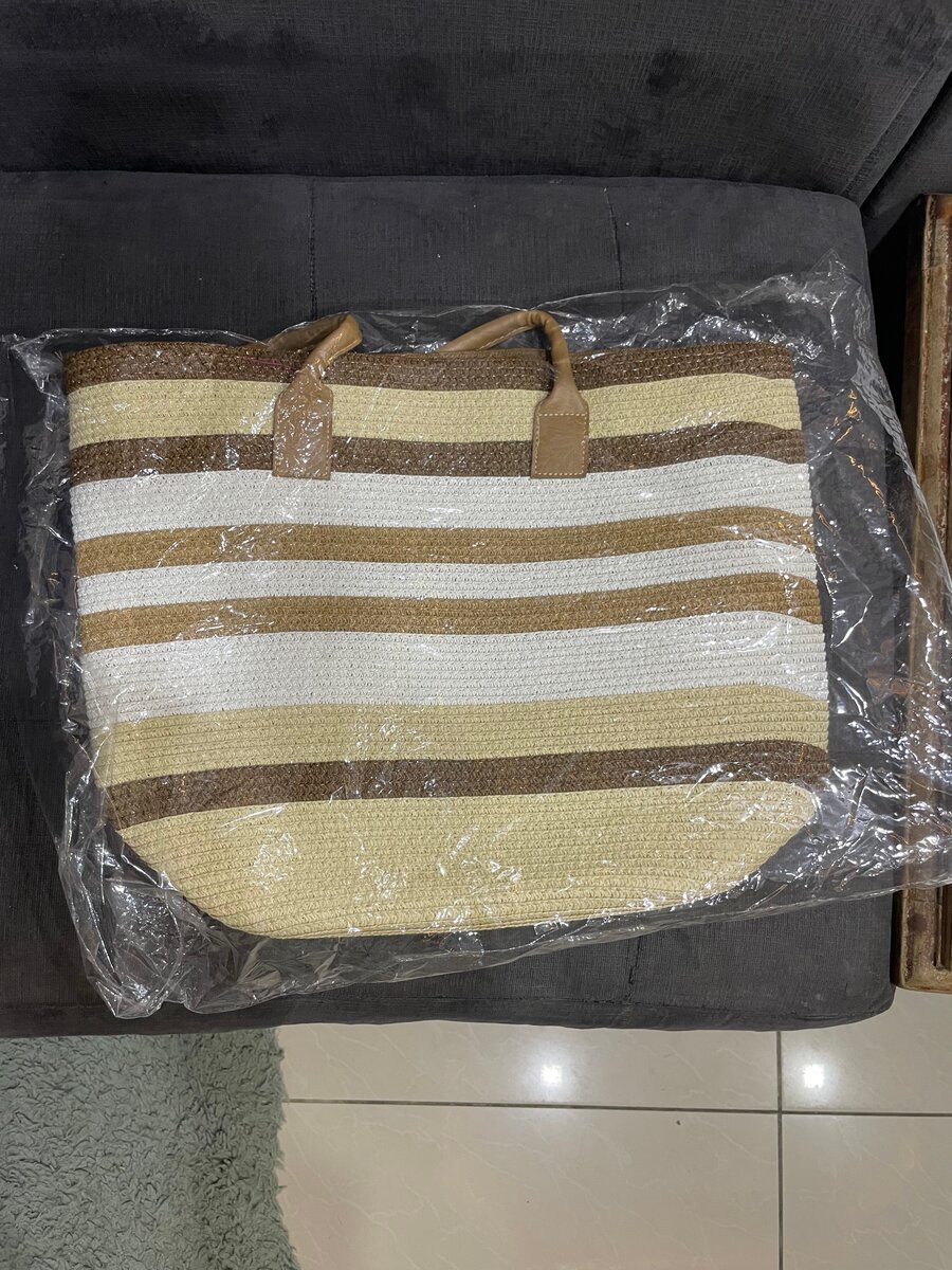 Sac cabas rayé en paille