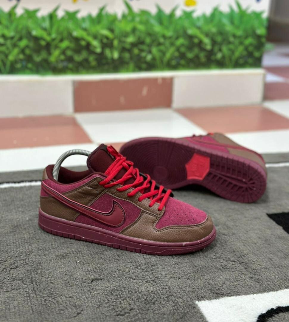 NIKE SB DINK LOW PINK