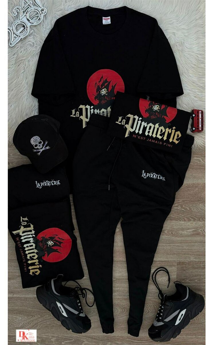 Complet tee-shirt piraterie