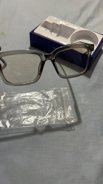 Lunettes carrées élégantes