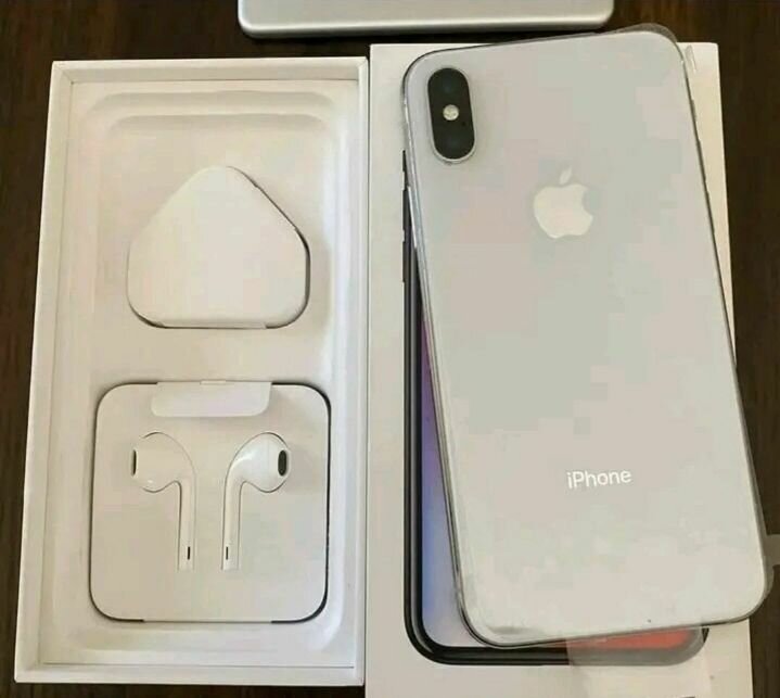 Smartphone avec écouteurs