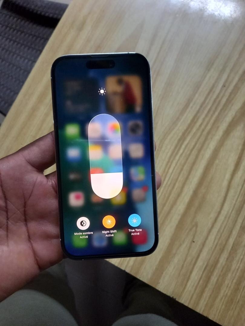 iPhone 13 simple quasis neuf