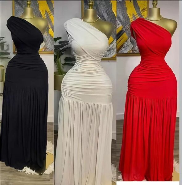 Robe élégante asymétrique