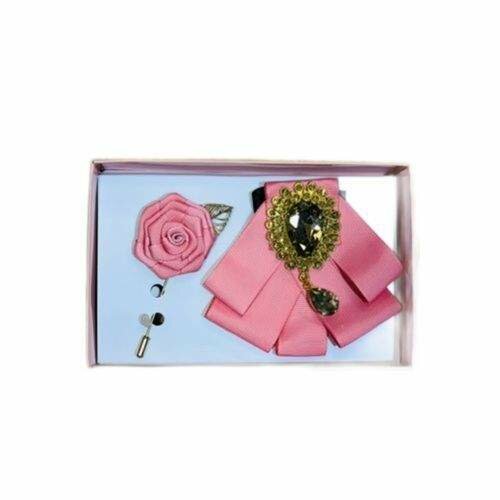 Broche élégante avec fleur