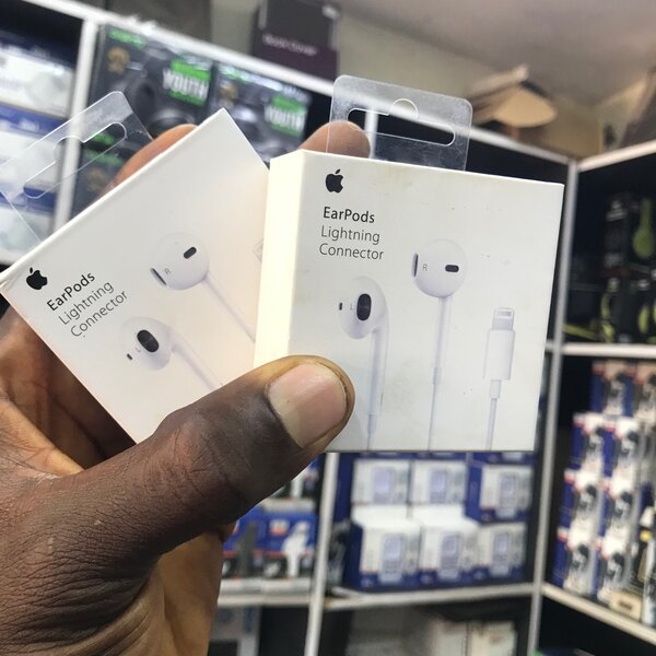 Apple earphone (hand free)