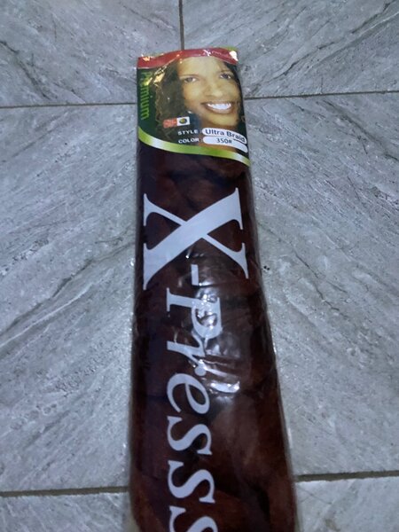 Expression ultra braids. Color#380