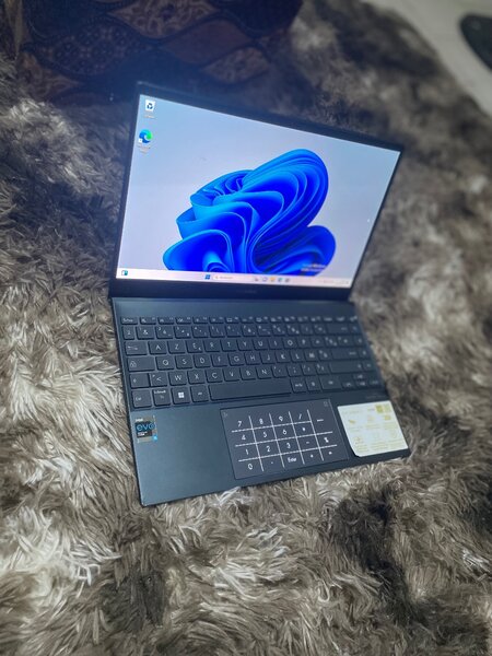 AZUS ZENBOOK 13. 11 generation