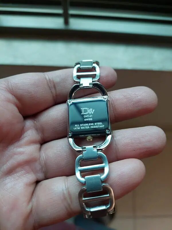 Ladies elegant watch