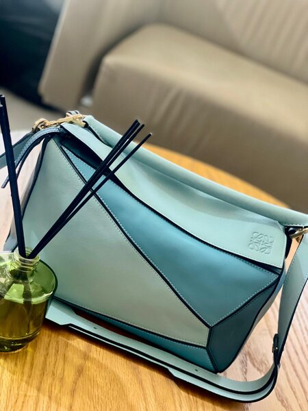 Sac à main en cuir bleu élégant