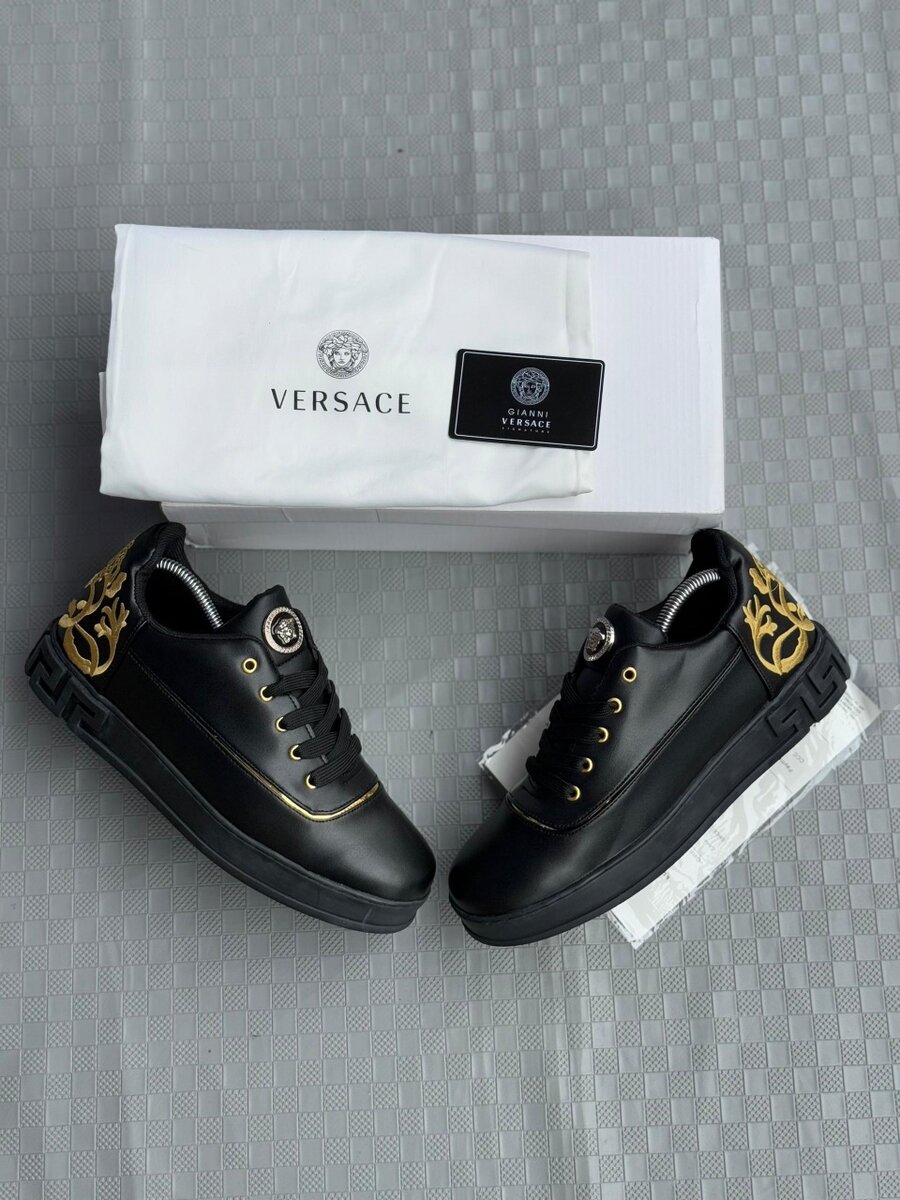 Versace en cuir noir