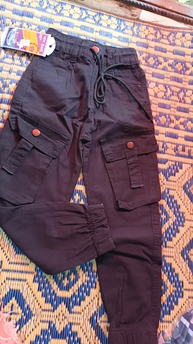 Pantalon cargo enfant pratique