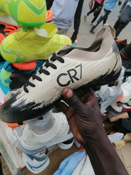 Chaussures de Football CR7