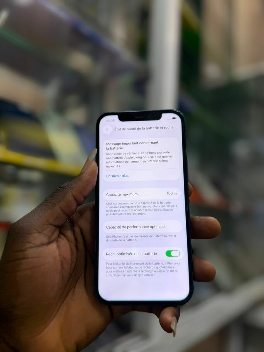 iPhone 12 64Go 2nd main