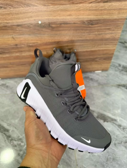 Кроссовки Nike серые